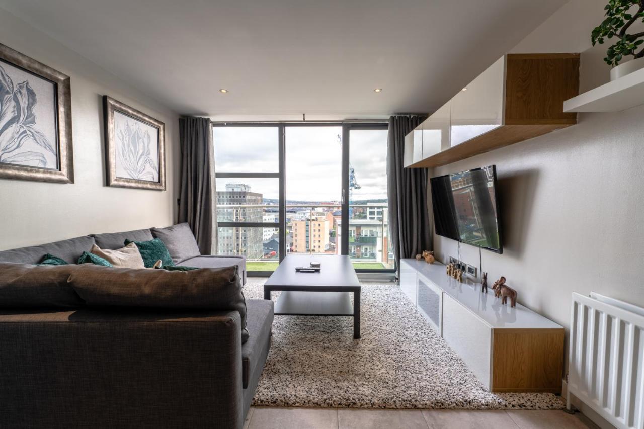 Apartment Quarters: 10th Floor Gem